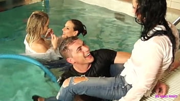 Reverse gangbang in the pool